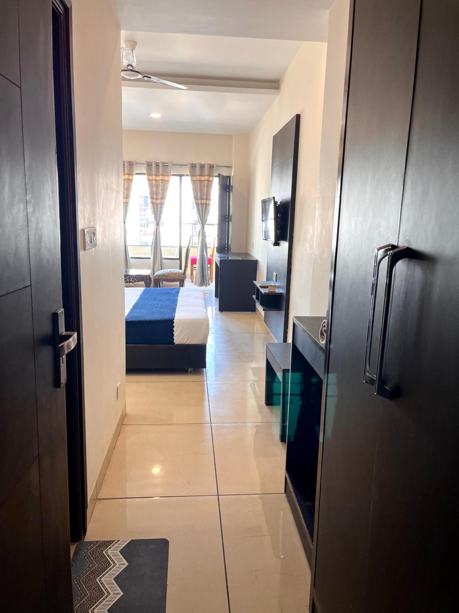 Jb Residency Zirakpur !! Top Rated & Most Awarded Property In Zirakpur 호텔 외부 사진