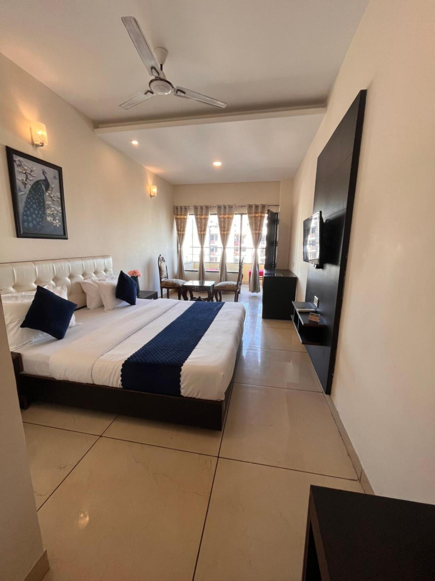 Jb Residency Zirakpur !! Top Rated & Most Awarded Property In Zirakpur 호텔 외부 사진