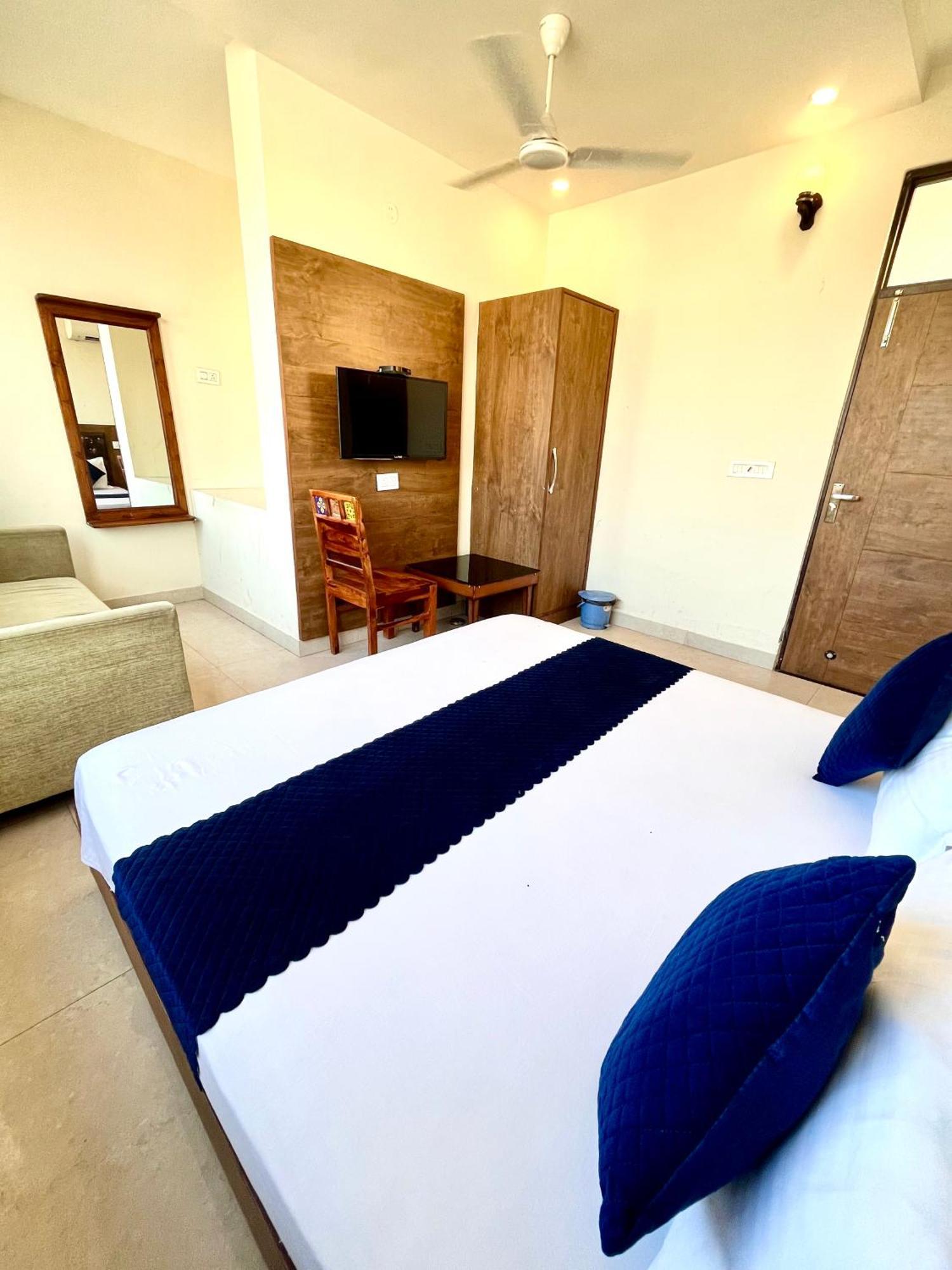 Jb Residency Zirakpur !! Top Rated & Most Awarded Property In Zirakpur 호텔 외부 사진